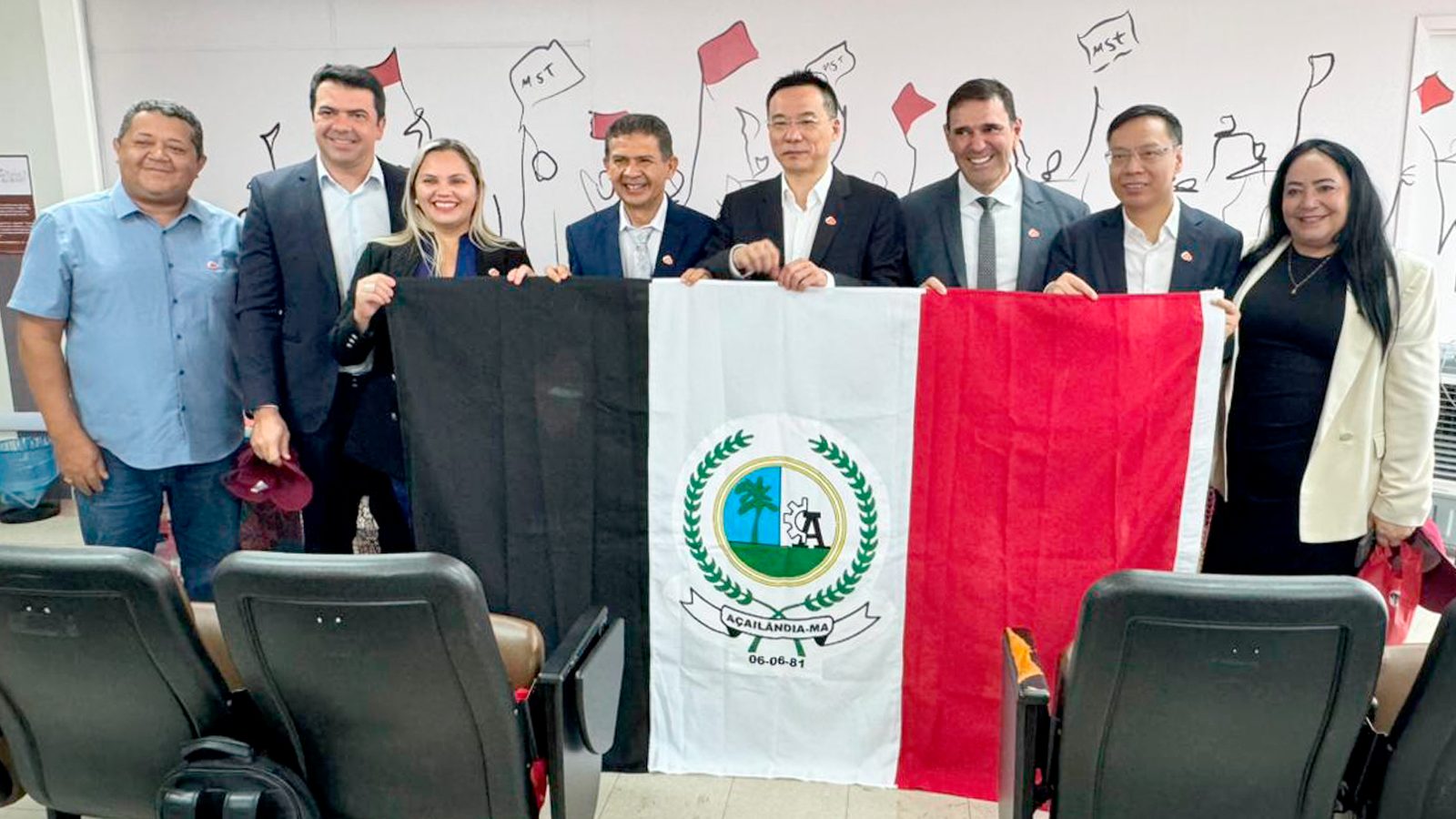 Gestão de Dr. Benjamim firma parceria com a China para implantação de fábrica de máquinas agrícolas em Açailândia