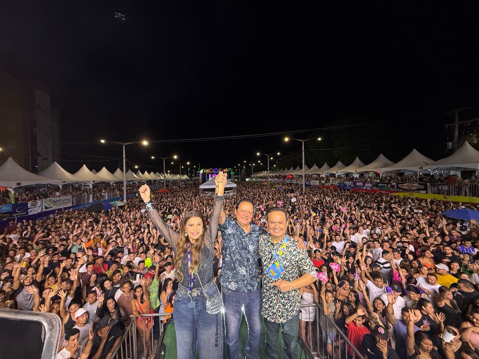 Chicabana leva uma multidão ao Lava-Pratos de Barra do Corda