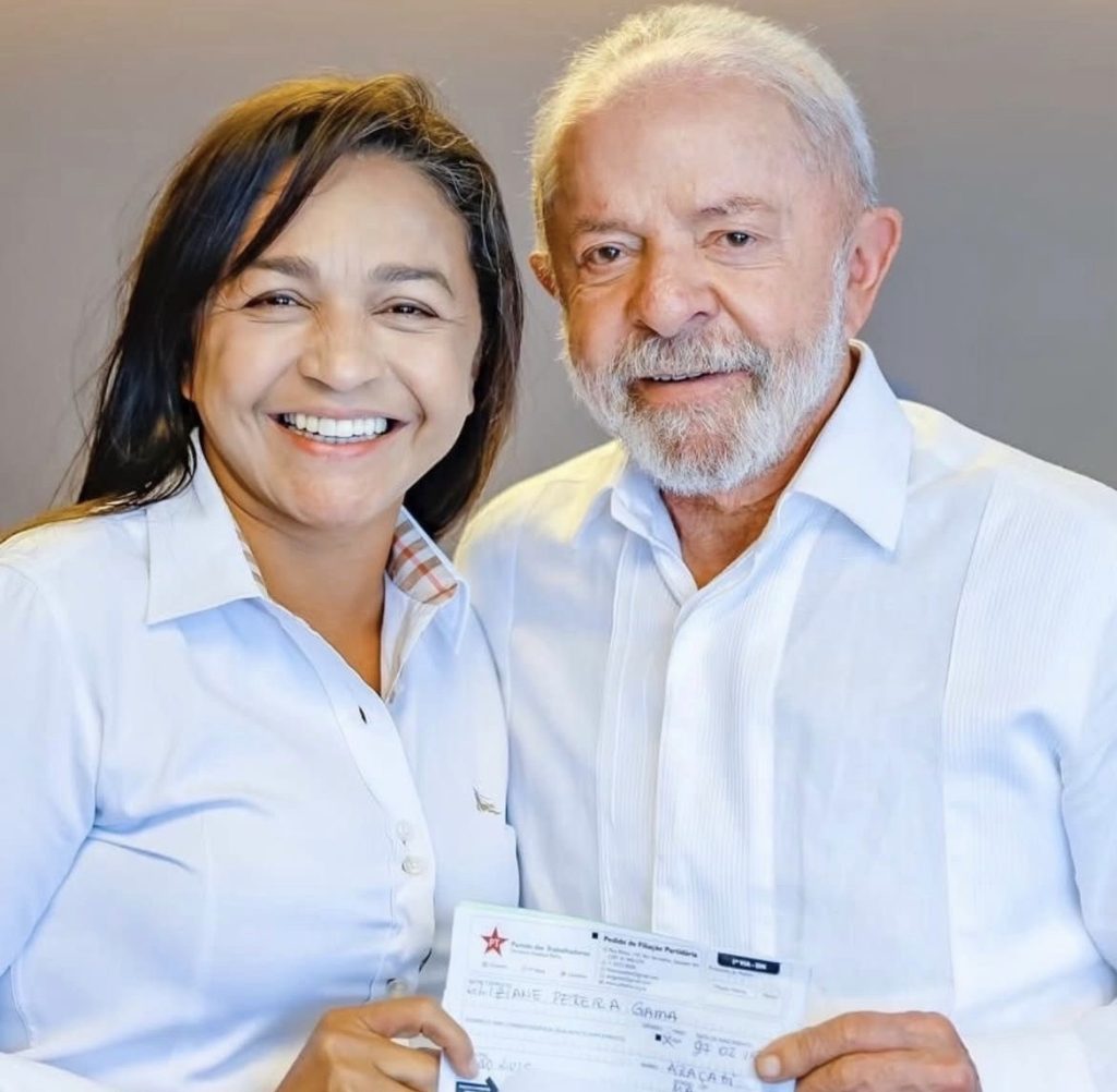Eliziane aparece entre os líderes nas principais pesquisas ao Senado divulgadas em 2026