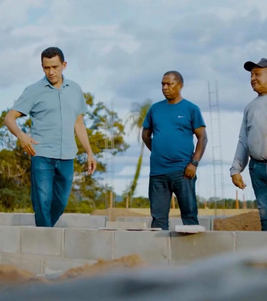Prefeito Chicão da Parabólica anuncia construção de 20 casas populares para famílias carentes de Passagem Franca