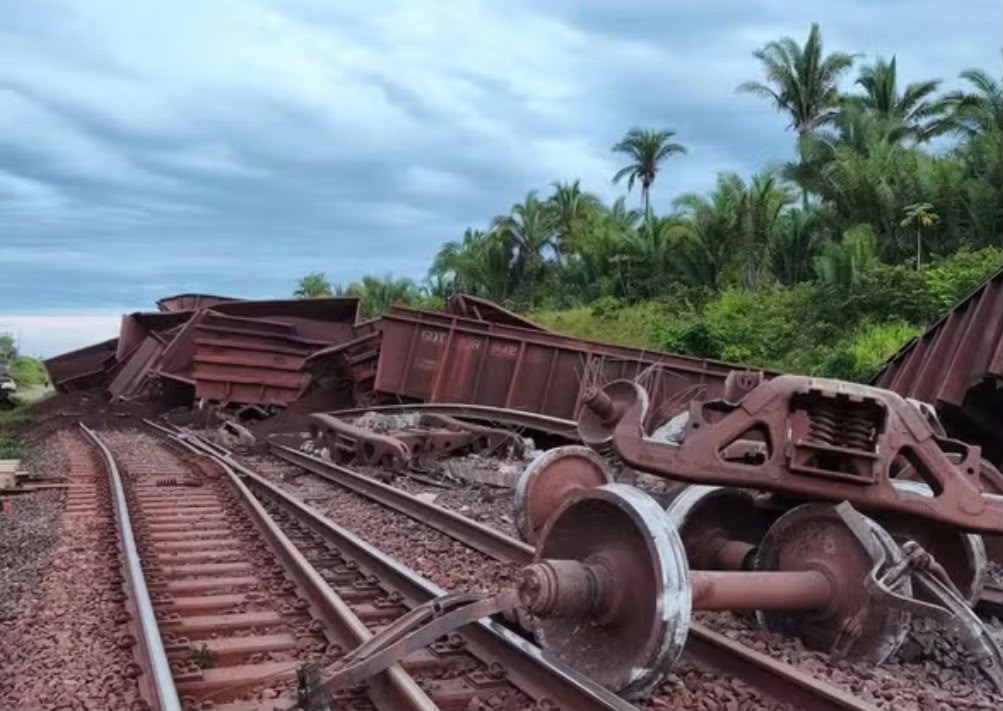 Trem de minério descarrila no Maranhão e Vale suspende trem de passageiros na Estrada de Ferro Carajás