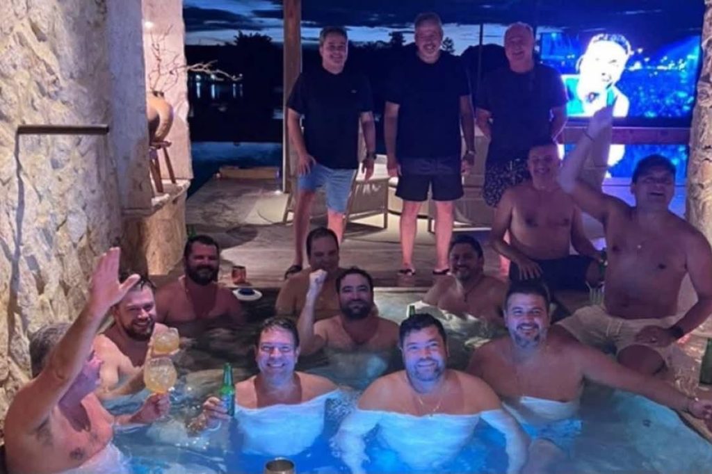Foto de Weverton em confraternização com advogado investigado por suposto desvio de dinheiro de aposentados entra no radar da PF