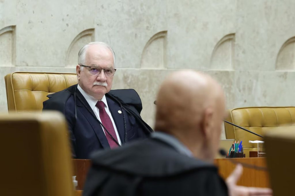 Fachin contraria Moraes e defende sigilo da fonte jornalística após operação contra jornalista do Maranhão
