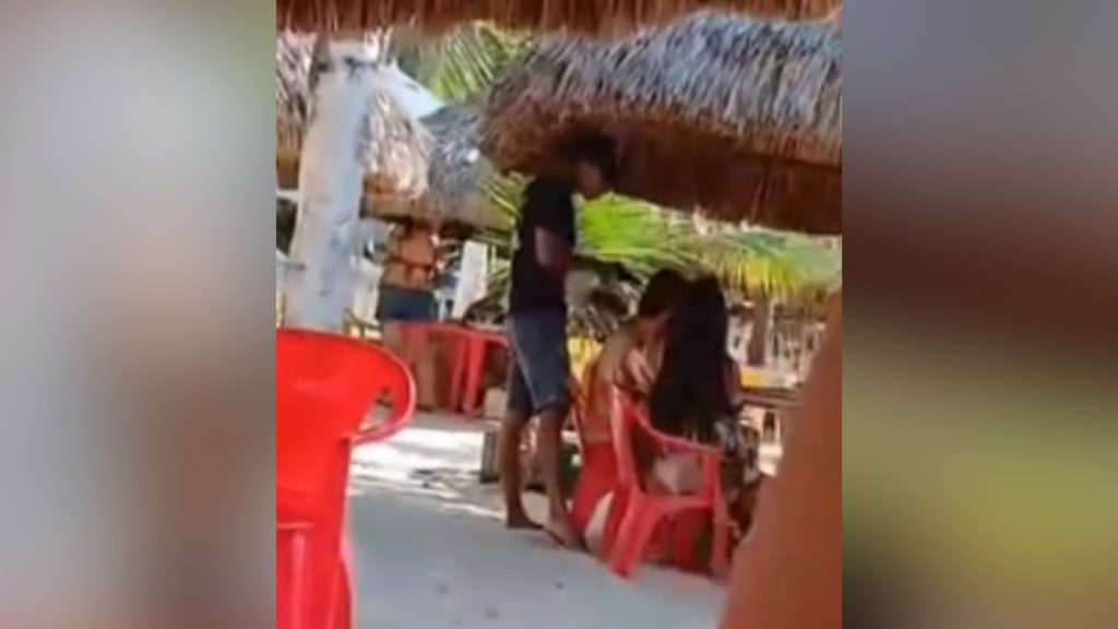VÍDEO: Assaltante se passa por vendedor e usa isopor para esconder arma e assaltar famílias na Litorânea, em São Luís