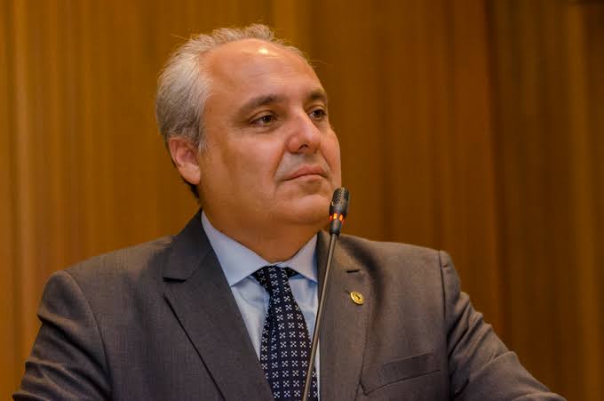Ex-secretário de Dino assume presidência do TCE-MA por 180 dias após afastamento de Daniel Brandão