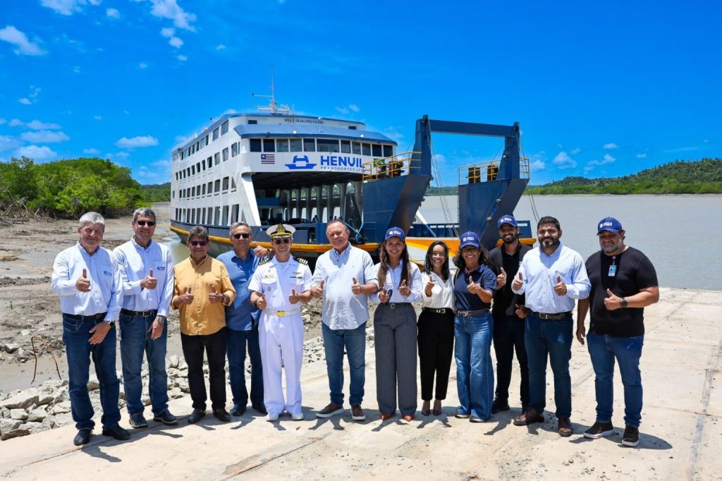 Brandão entrega novo ferryboat e reforça estrutura dos terminais da Ponta da Espera e Cujupe
