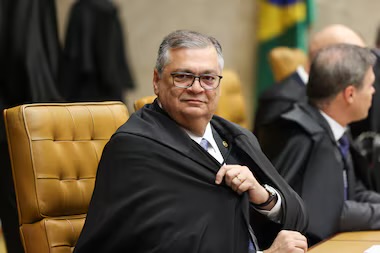 Dino anula decisão do TSE e libera publicação sobre Nossa Senhora que causou dano a Flávio Bolsonaro