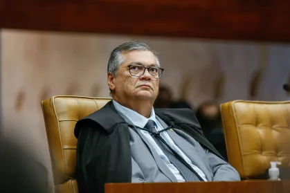Partido Novo chama Dino de “terrivelmente soviético” após decisão a favor de Andrei, que foi afastado por André Mendonça